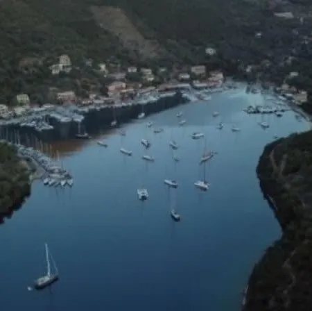 Lefkada Seascape Captivating 2-bedroom With Breathtaking Views In 公寓